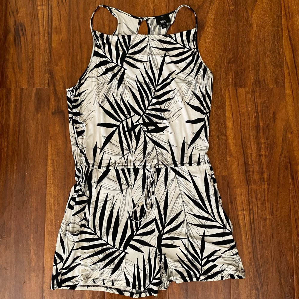 Mossimo Black and White Tropical Design Romper